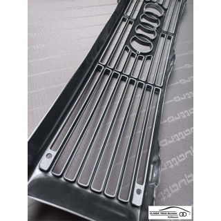 K&uuml;hlergrill zu Audi Quattro Sport
